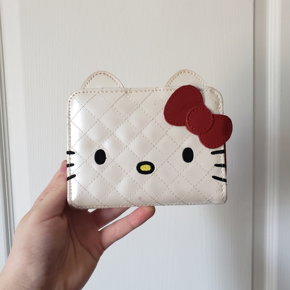 Loungefly hello kitty patten quilted wallet